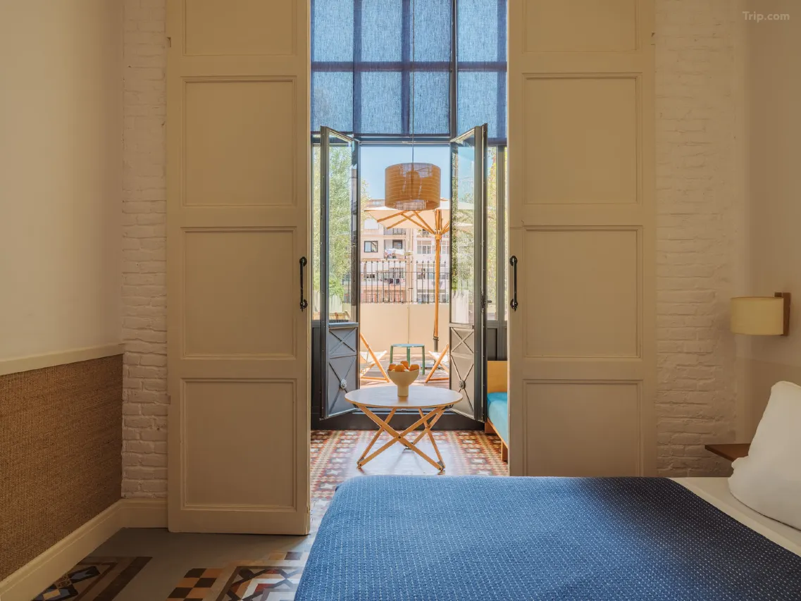 Courtyard Large Room with Terrace — Trip.com listing photograph